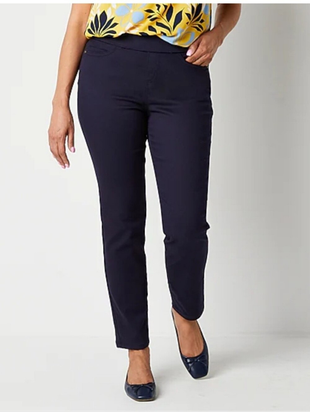 Liz Claiborne Amber Mid-rise Straight Leg Pull-on Pants